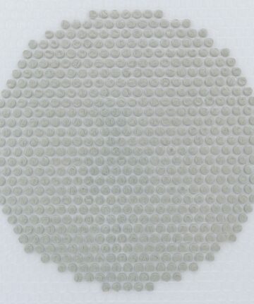 A circle made by injecting grey paint in some of the bubbles of a bubble wrap. / Hardballs, 2015, Nadia Kaabi-Linke