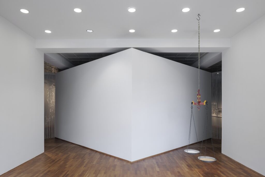 Exhibition view of the work 'Die Alte Mauer', Hamburger Bahnhof, Berlin, 2023, Nadia Kaabi-Linke