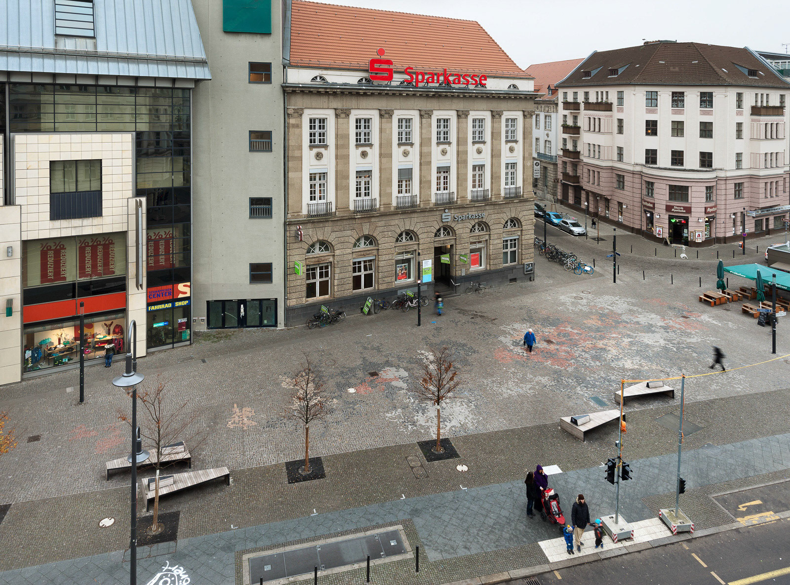View from above on to the Albrecht-Scholz-Platz in Berlin-Neukölln.